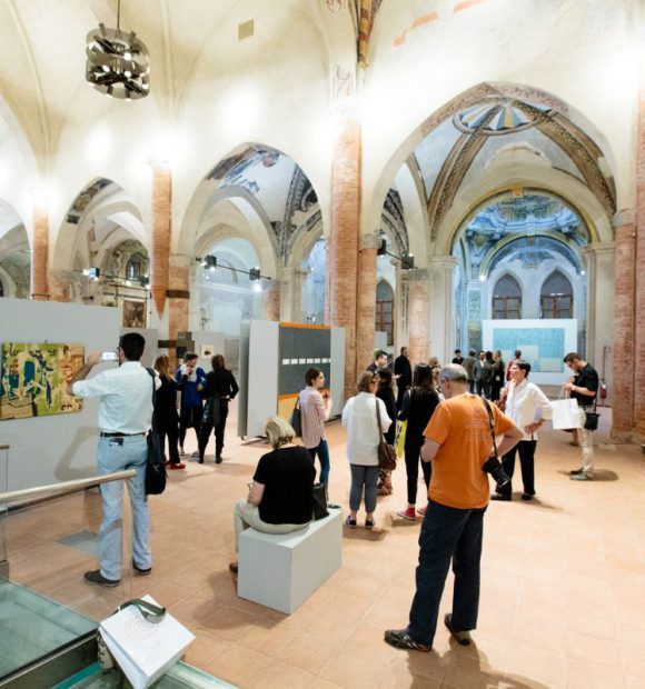 Un'immagine della mostra "Io non amo la natura" in corso nell'ex chiesa di San Francesco a Cuneo